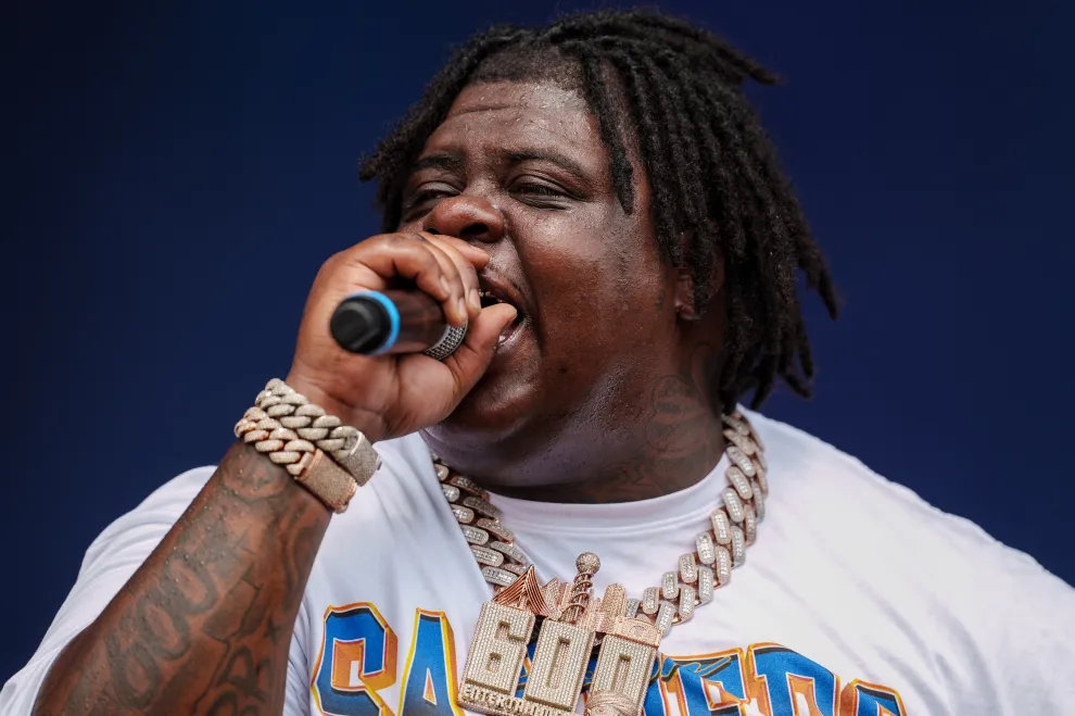 Chart of BigXthaPlug's income sources including streaming, touring and publishing
